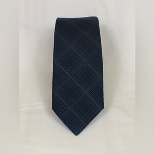 Hugo Boss New Luxury Limited Edition 100% Silk Tie / Made in Italy